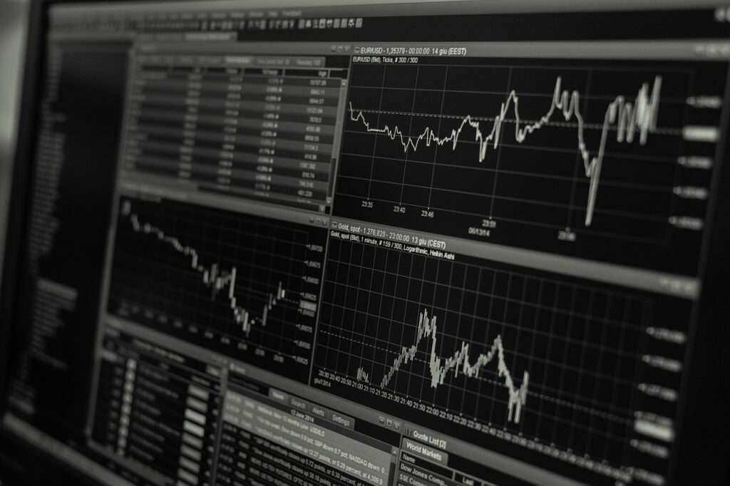 How Can I Earn Passive Income Through Online Investments? 1 stock, trading, online investments